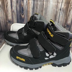 NWOT VITIKE  Ashion Boys 36 Yellow BLack Ice Cleat Hiking Snow Boots Spike